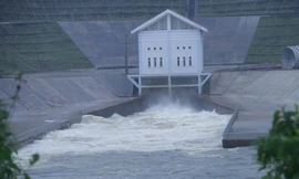 Mưa lớn dồn dập, thủy điện đồng loạt xả lũ, Hà Tĩnh ra công điện khẩn