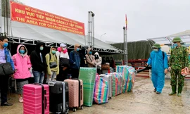 Cách ly hơn 230 lưu học sinh Lào nhập cảnh qua Cửa khẩu Cầu Treo