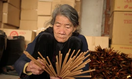 Làng nghề làm hương Hà Tĩnh vào vụ Tết