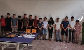 Triệt phá ổ bạc lúc đêm khuya thu giữ hơn 250 triệu cùng hàng 'nóng'