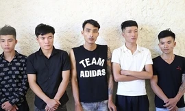 Bắt 5 đối tượng cướp ô tô, ép tài xế ký nợ 250 triệu đồng