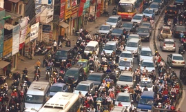 Thuế, phí đè bẹp ô tô