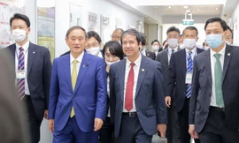 Thủ tướng Nhật Bản thăm và giao lưu với sinh viên trường ĐH Việt Nhật