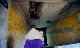 Sống trong sợ hãi ở dãy nhà tập thể mặt phố Lê Hồng Phong