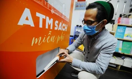 Trải nghiệm ‘cây ATM sách’ miễn phí đầu tiên tại Hà Nội