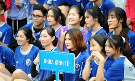 Ngắm nam thanh, nữ tú ĐH Mở Hà Nội tranh tài tại giải bóng đá sinh viên