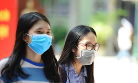 Hàng loạt trường đại học tiếp tục cho sinh viên học online