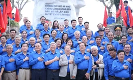 Gặp mặt các thế hệ tham gia Công trường TNCS Nhà máy Thủy điện Hòa Bình