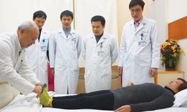 Người đầu tiên thay đĩa đệm nhân tạo tại Việt Nam