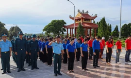 Đoàn viên thanh niên Đà Lạt, Đà Nẵng thể hiện lòng biết ơn và tri ân của thế hệ trẻ