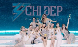Gala trao giải Đạp Gió 2024: Lộ diện 10 Chị Đẹp thành đoàn, Tóc Tiên lập cú đúp