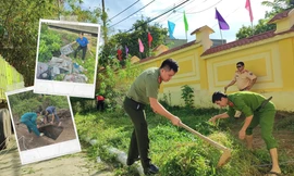 Đoàn viên thanh niên tham gia vệ sinh môi trường trong ngày thứ bảy tình nguyện