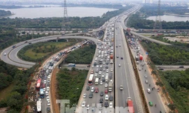 Cao tốc Pháp Vân - Cầu Giẽ thường xuyên ùn tắc mỗi dịp cuối tuần, lễ tết. Ảnh: Như Ý.