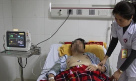 Các bác sỹ cho biết, nếu sống quãng đời còn lại, ông Phú có thể sẽ sống đời thực vật.