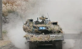 Mục kích xe tăng Nhật dàn trận khai hỏa