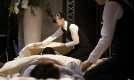 Ngành công nghiệp phục vụ cái chết phát triển tại Nhật Bản. Ảnh:Bloomberg