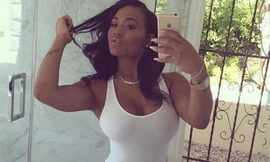 Choáng với thân hình kỳ dị của 'hot girl mạng xã hội'