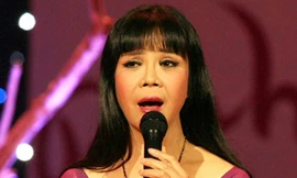 Dù đã lớn tuổi và phải đối diện với rất nhiều trọng bệnh nhưng Ánh Tuyết vẫn chưa bao giờ rời xa sân khấu.