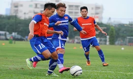 Phi Sơn vắng mặt ở trận gặp Thái Lan do chấn thương.