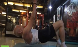 Cụ ông 93 tuổi tập thể hình khiến trai trẻ xấu hổ