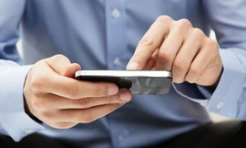 Ông bố nghiện smartphone xấu hổ vì bức thư của con trai