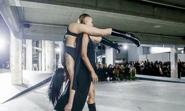 Màn catwalk kỳ dị 'có một không hai' trên thế giới