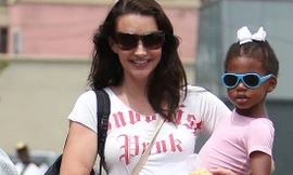 Những bà mẹ đơn thân đầy nghị lực ở Hollywood