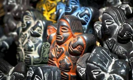 Tượng Mẹ Trái đất Pachamama cầu xin sức khỏe và may mắn cho gia đình. Ảnh: Micah Spangler.