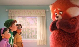 "Turning Red" theo "Black Widow" lên Disney+, liệu có trở thành tổn thất mới của Disney?