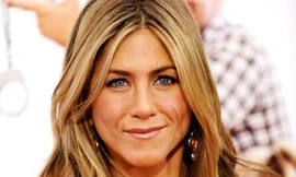 Vợ cũ Brad Pitt bị dính 'nghi án' bầu bí