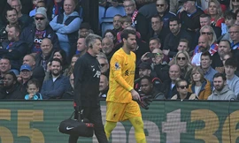 Liverpool nhận tin dữ trong lúc bay cao