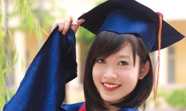 Nữ thủ khoa xinh đẹp bị nhầm là con trai