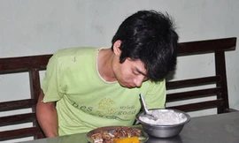 Bữa cơm tù đầu tiên của "sát thủ" Lê Văn Luyện