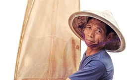 Diều siêu nhẹ duy nhất VN ở làng cá kho Đại Hoàng