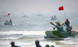 Hoàn Cầu: Tăng chi quốc phòng để 'không bị đối xử thô lỗ'