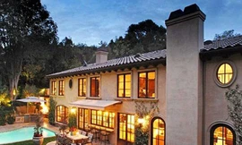 Nội thất nhà Kim ‘siêu vòng ba’