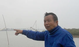 Gặp người hơn 20 năm vớt xác trên sông Hồng