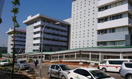 Xe đậu khắp nơi trong Bệnh viện Vùng Tây Nguyên