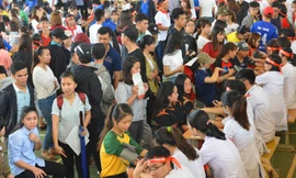 Sinh viên các dân tộc Tây Nguyên tấp nập hiến máu