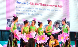 Những 'bông hồng thép' công an Đắk Lắk trổ tài nghệ thuật