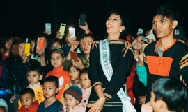 H'Hen tràn ngập hạnh phúc mỗi khi về quê 