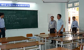 Kiểm tra công tác chuẩn bị cho kỳ thi (ảnh M.Trâm)