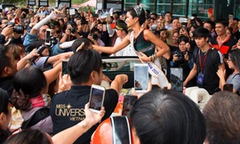 H'Hen Niê trong sự chào đón nồng nhiệt tại quê nhà-Ảnh PC Việt