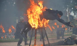 Quảng trường 10/3 mịt mù khói lửa