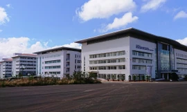 Che rạp trước Bệnh viện làm lễ khánh thành