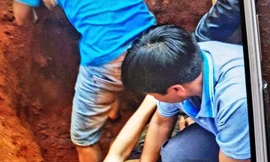 Hiện trường vụ sạt lở đất khiến 3 người thương vong (ảnh người dân cung cấp)