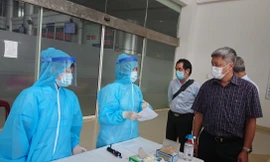 Thứ trưởng Nguyễn Trường Sơn kiểm tra công tại BVĐK Tây Nguyên