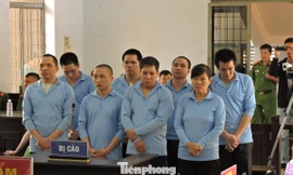 Các bị cáo tại phiên xét xử sơ thẩm