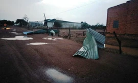 Đắk Lắk: Hàng trăm nhà tốc mái do mưa lớn kèm lốc xoáy