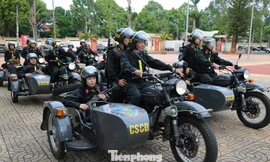 Đội nữ cảnh sát cơ động tại lễ ra quân trấn áp tội phạm